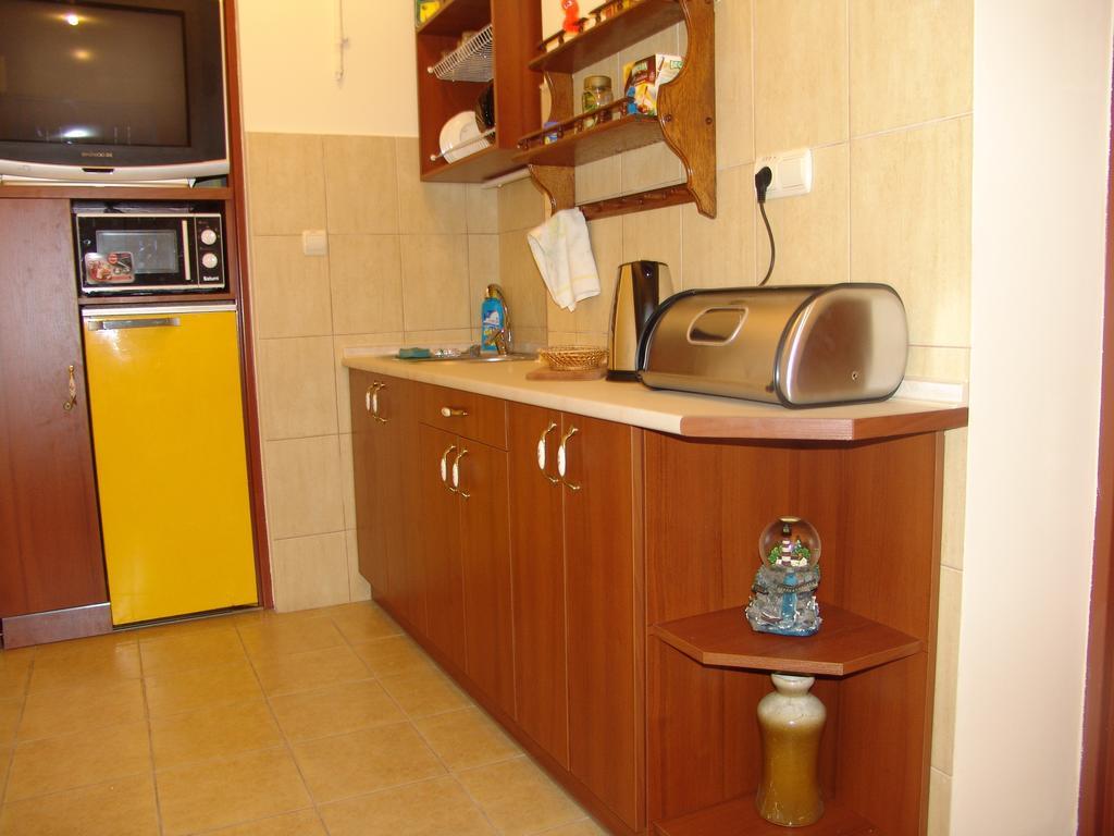 Niko Hostel Lwów Zewnętrze zdjęcie